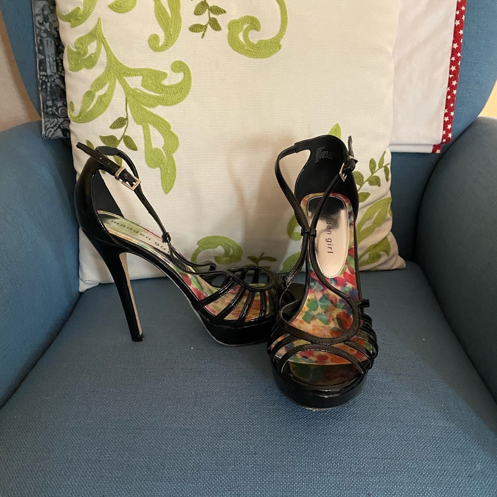 Madden Girl Jager Pumps